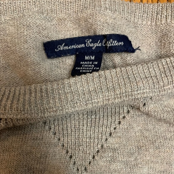 American Eagle, Medium, tan sweater - Picture 2 of 2